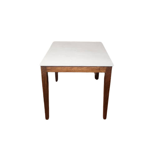 Mesa de madera cubierta de melamina 